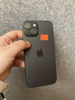 Factory Unlocked Iphone 15 128 gb comes with store warranty 