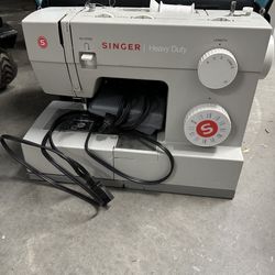 Singer Heavy Duty Sewing Machine