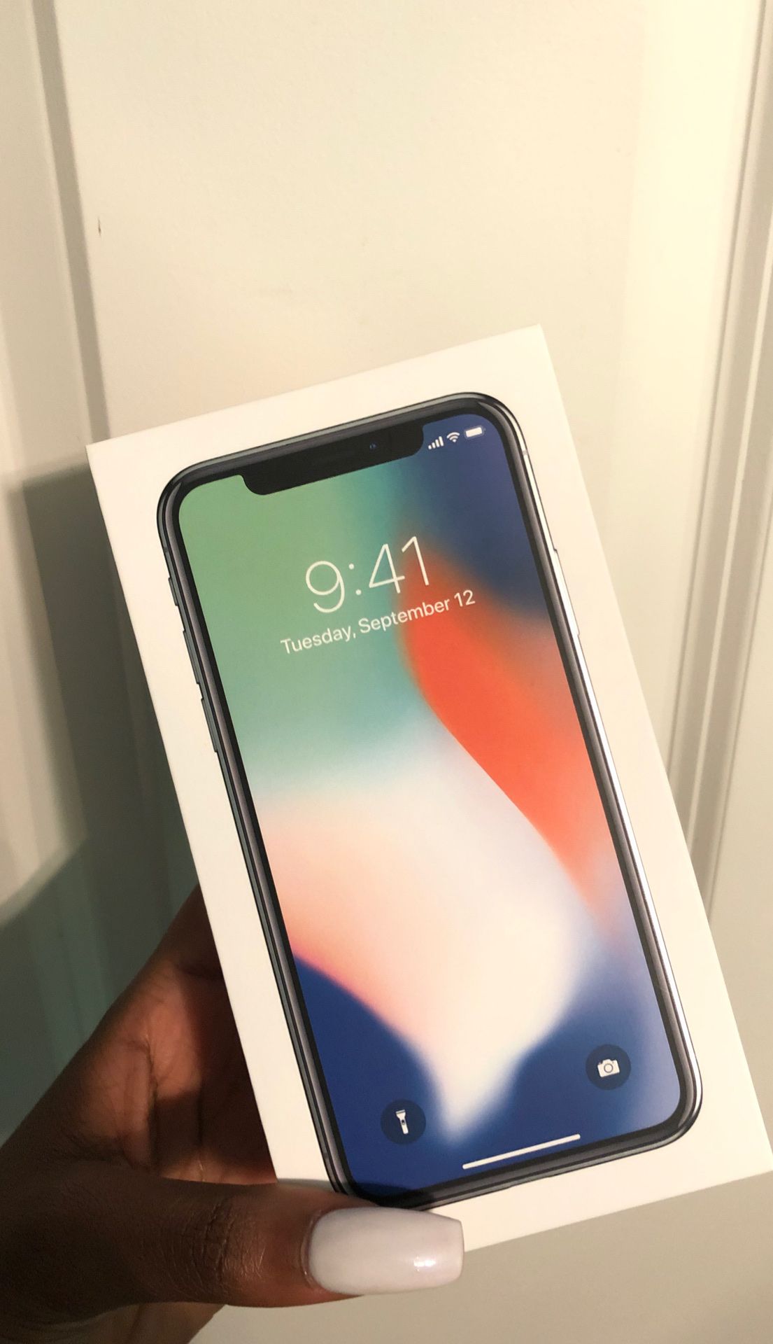 iPhone X 64GB Silver (10/10 condition)