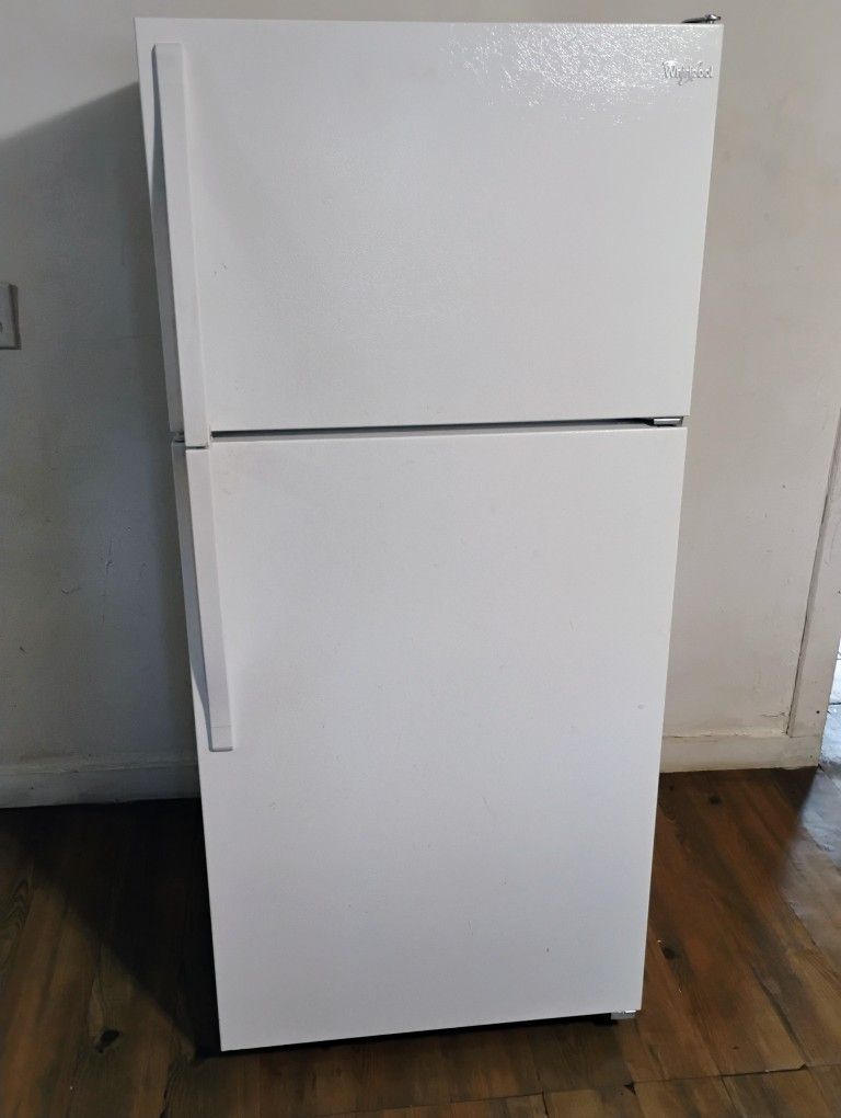Whirlpool Refrigerator 17 Cuft Delivery And Installation Is Free