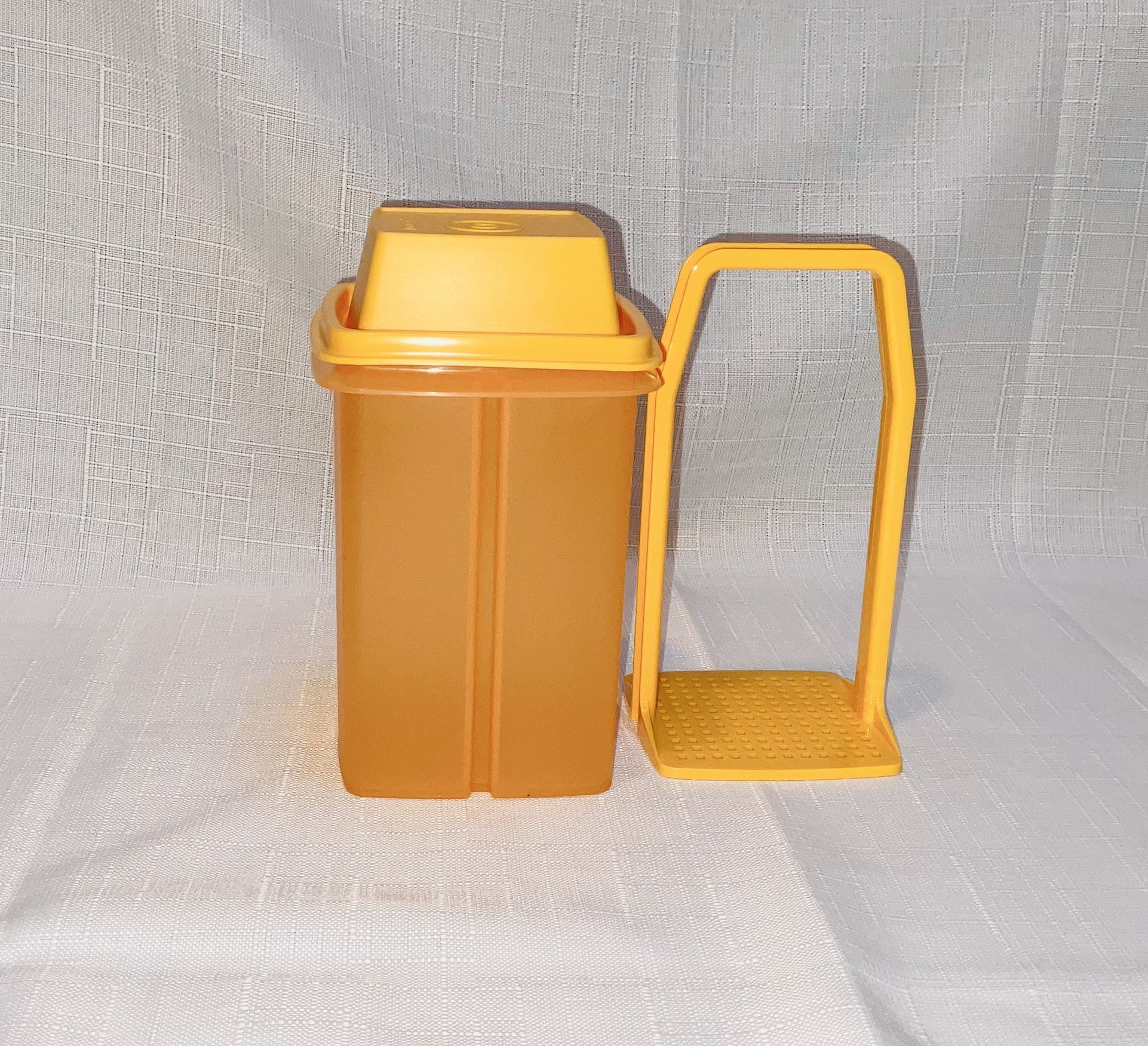 ✅ Brand New Tupperware Small Pick-A-Deli Pickle Pepper Container 4 1/2 Cups
