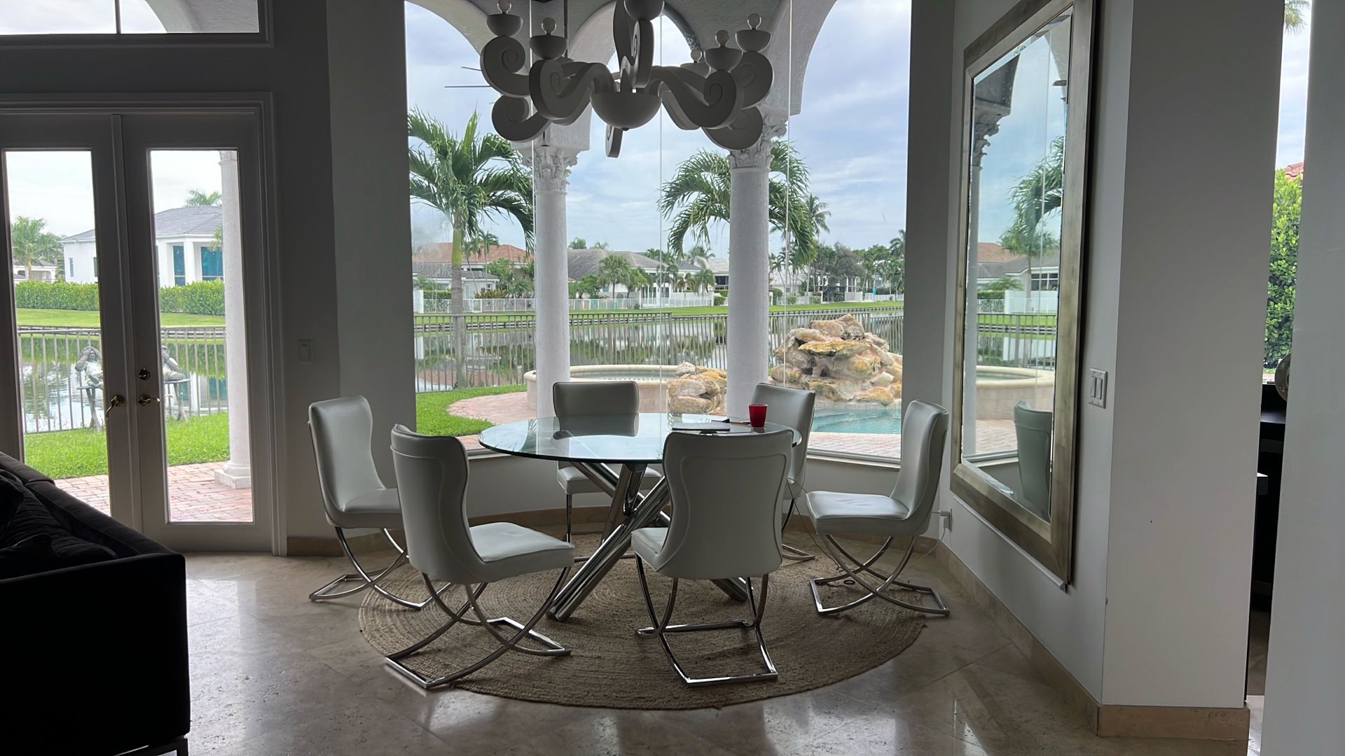 60 Inch Round Glass And Chrome Dining Table With 5 White Chairs And Chrome Chairs