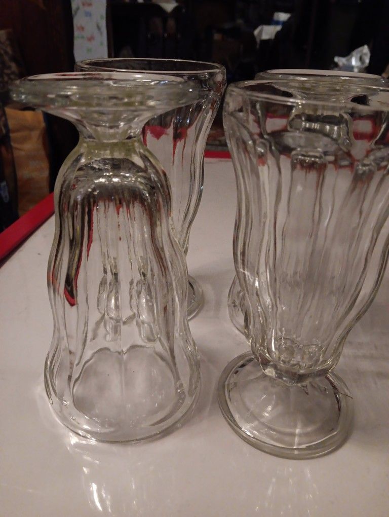 4 Vintage Glass Milkshake Cups