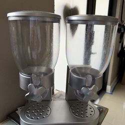 Double animal food storage