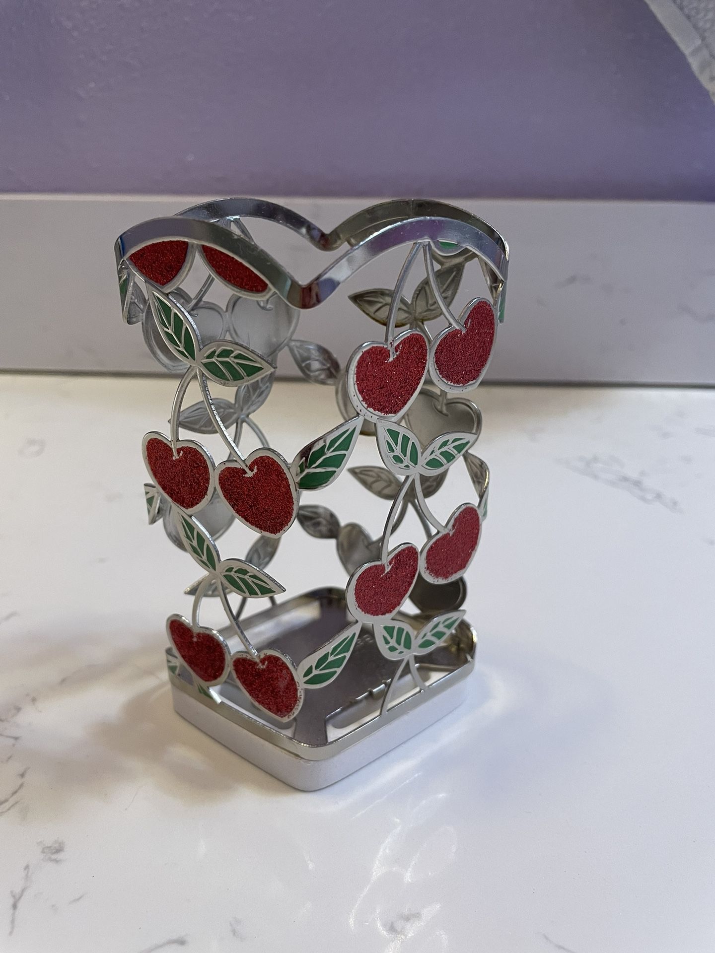 Bath & Body Works CHERRY HEARTS Resin Metal Foaming Soap Holder Sleeve
