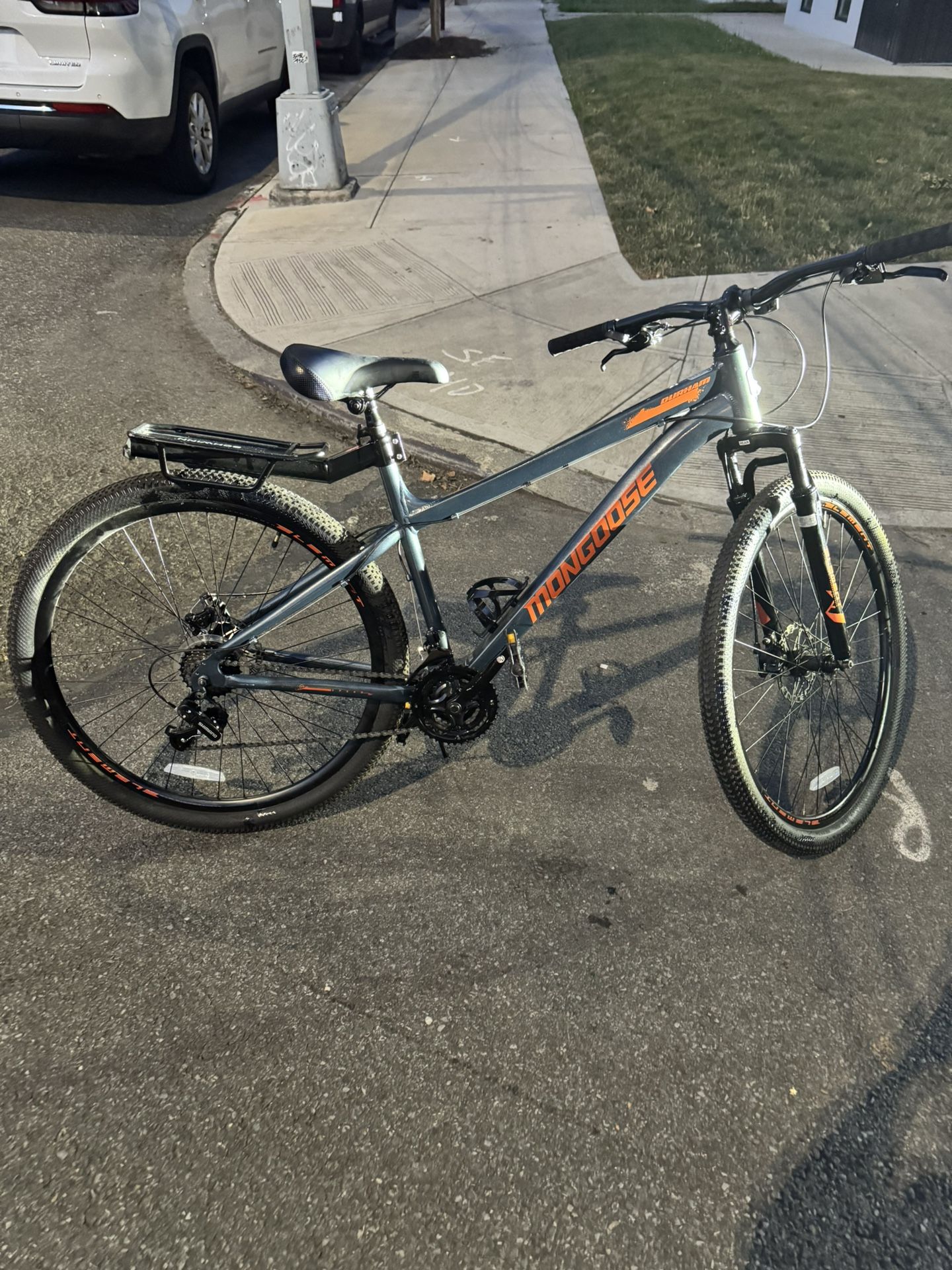 Mongoose Durham 29 Inch Bike
