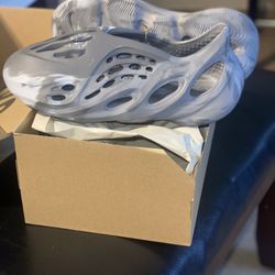 Yeeezy Foam Runner
