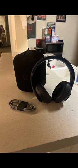 Beats Studio Pro Headphones (Blue)