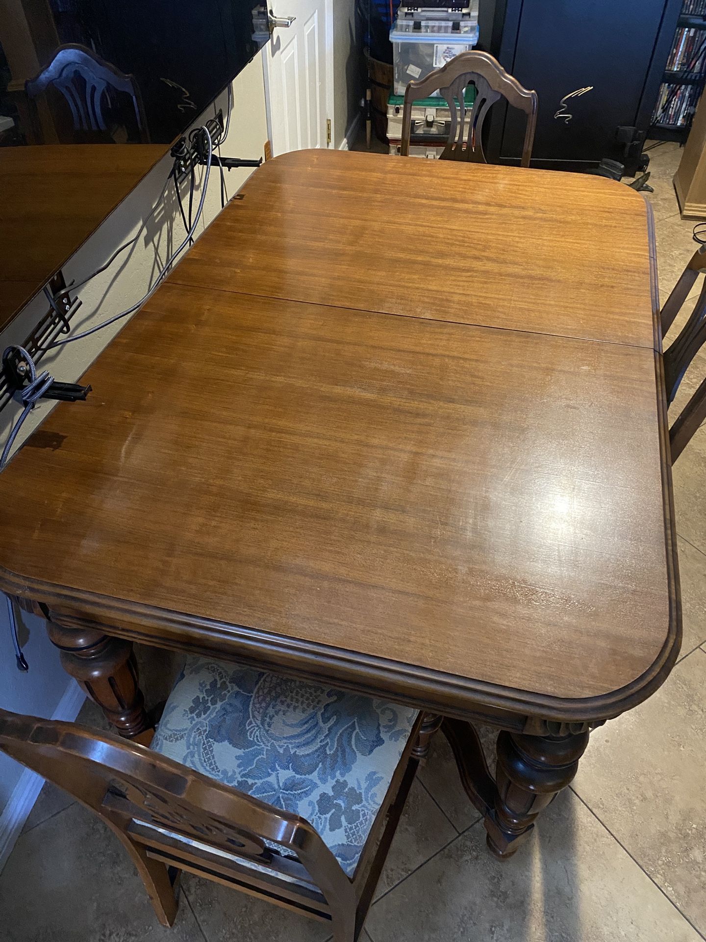 Antique Ethan Allen Dining Room Kitchen Table And Chairs. $100