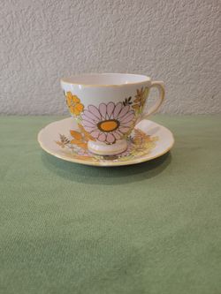 VINTAGE Royal Sutherland England China Tea Cup/Saucer