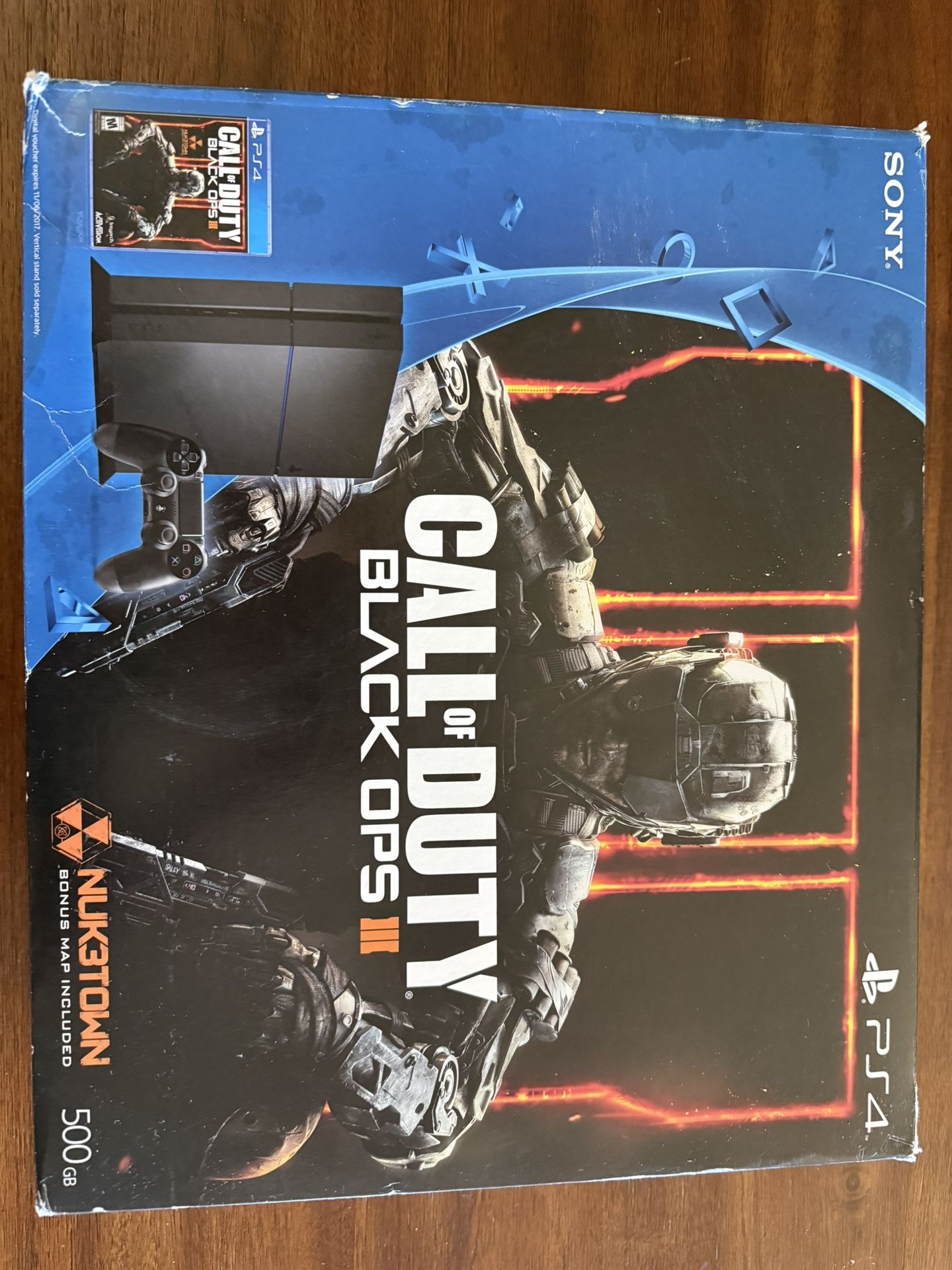 PlayStation PS4 With 2 Controllers 