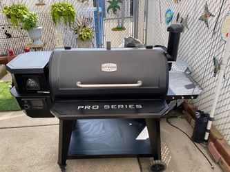 Pit Boss 1150 Smoker/Grill like new