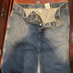Woman’s skirt size 12/31