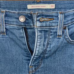 Levi Women’s Jeggings Size 28