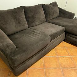 Sofa Couch with Chaise in Excellent Condition