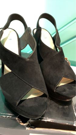 Black wedges
