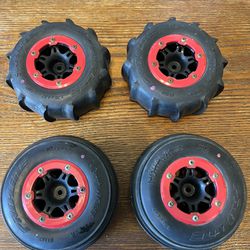 Pro Line  Beadlocks Wheels With Paddle Tires 