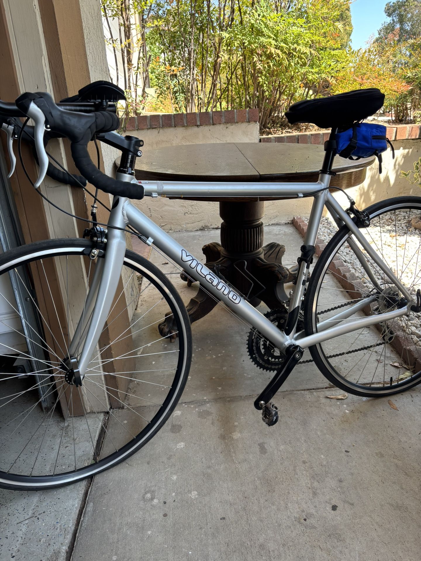 Vilano  Road Bike 21 Speed