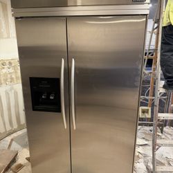 KitchenAid Refrigerator w/ Ice Maker