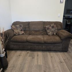 Comfy Brown Couch & Loveseat Set – Great Condition!