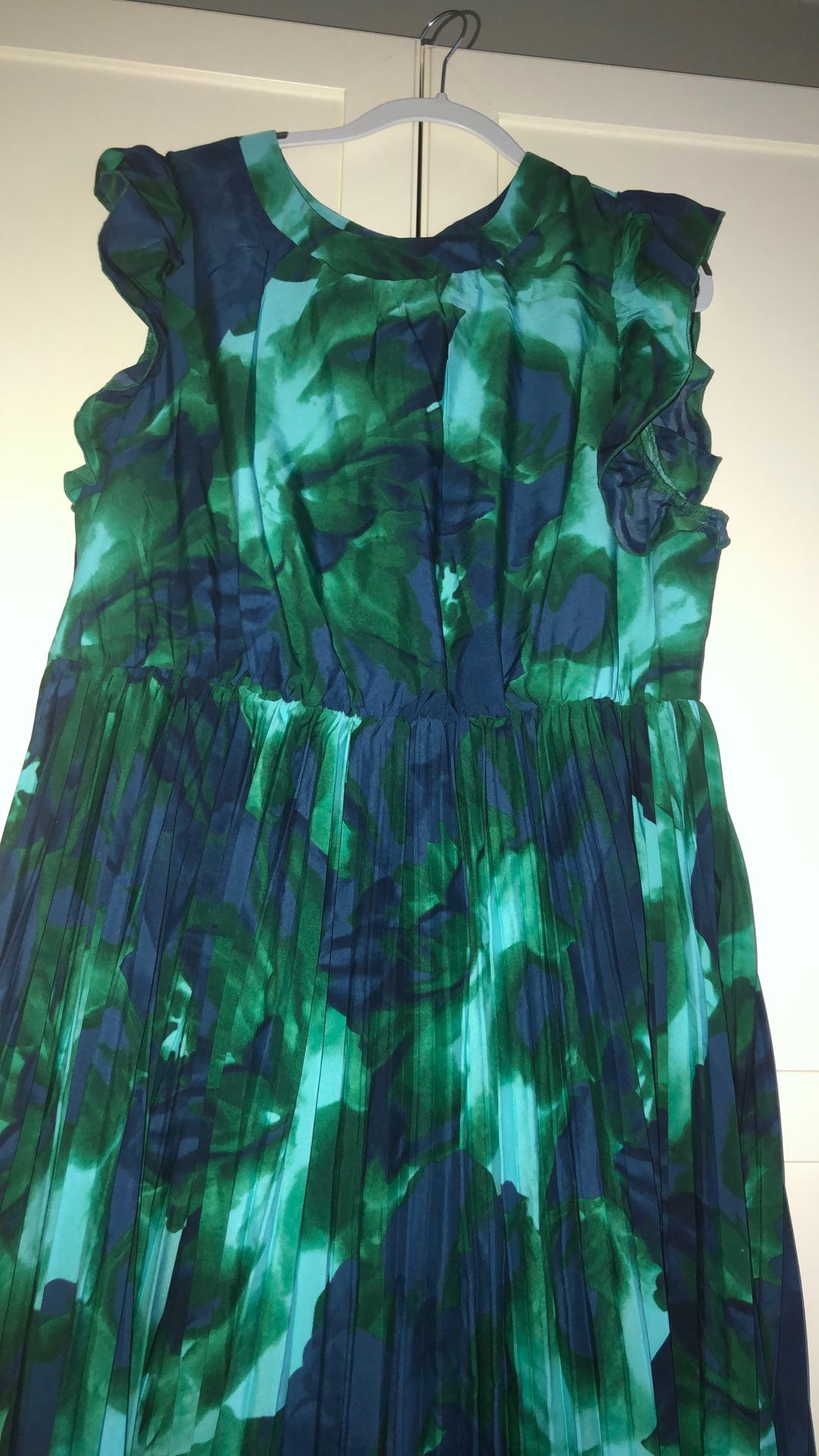 Plus Size Women’s Elegant Lantern Green And Blue Print 