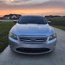 Ford Taurus 