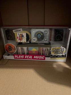MGA's Miniverse Real Music Record Player Mini Playable Record - In Hand- 🔥