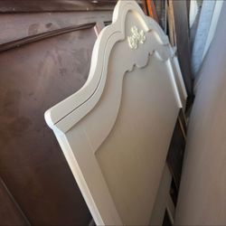 🎁QUEEN SIZE BED HEADBOARD🎁