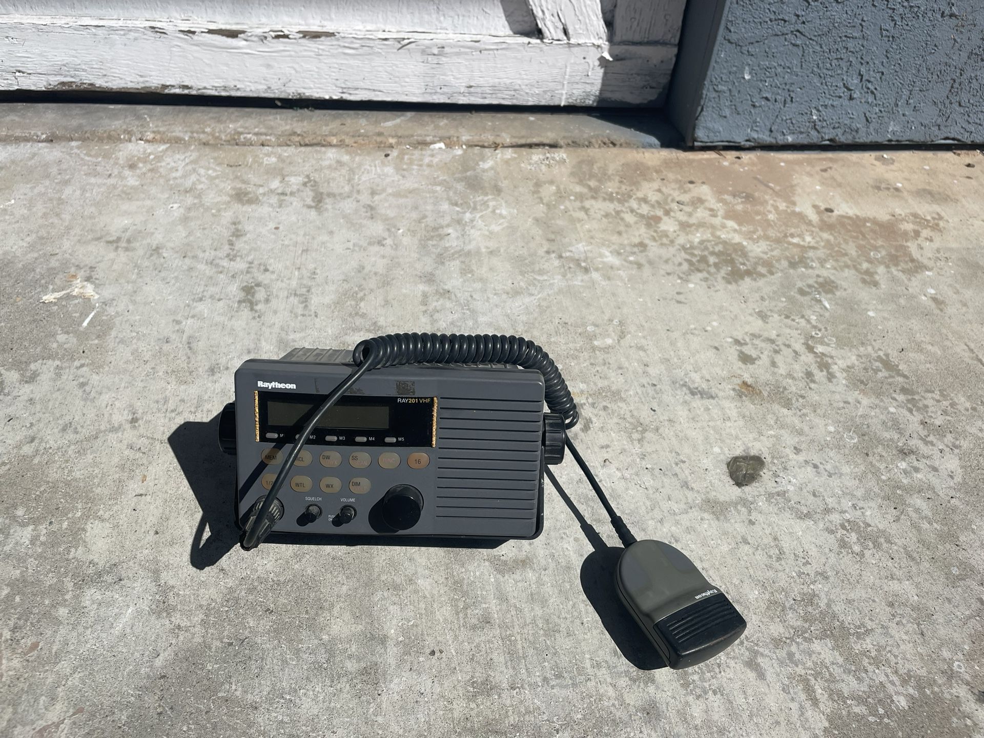 Raytheon Raymarine RAY201 VHF Marine Radio