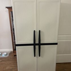 Rubbermaid Shelving Unit