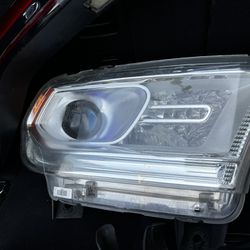 2015 Dodge Durango Right Headlight 