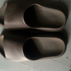 Yeezy Slides 