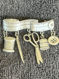 Vintage OJJ Brooch/Pin Sewing Accessories