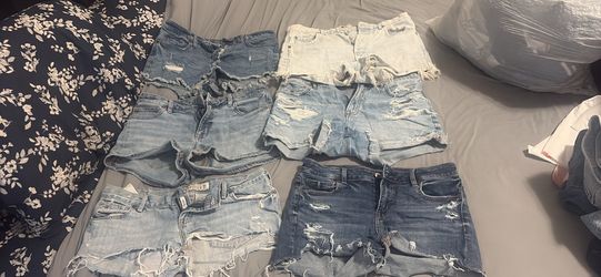 Lot of American eagle and hollister jeans size 4 some 6