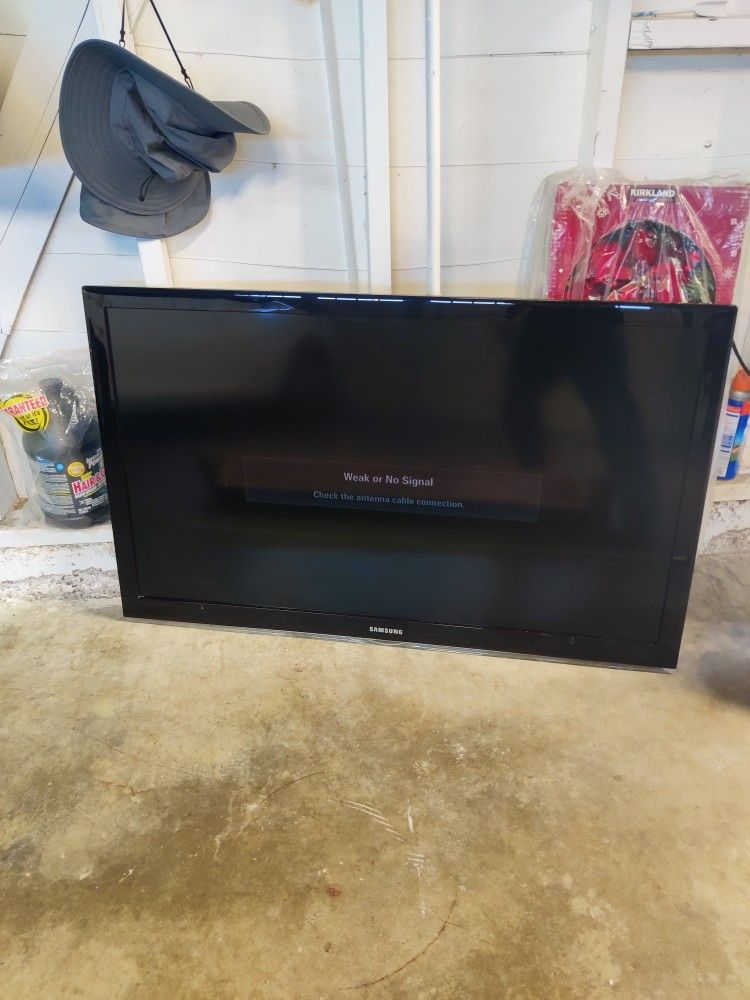 FREE 50" SAMSUNG TV AND WALL SHELF - FIRST COME