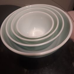 PYREX BOWLS