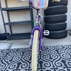 Girls  Diamondback Bike(20’)