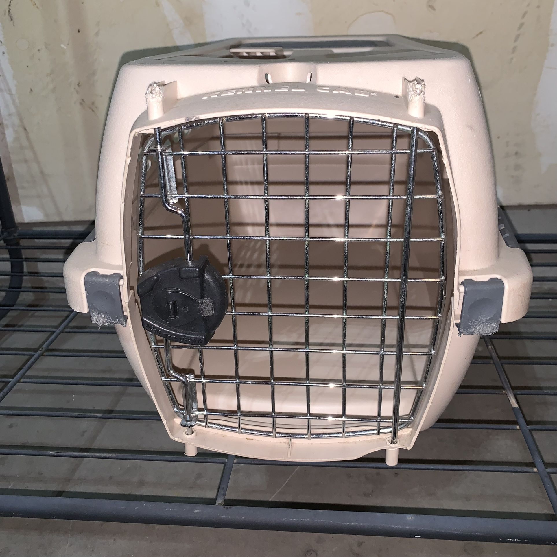 Small Dog Kennel - Petmate Kennel Cab