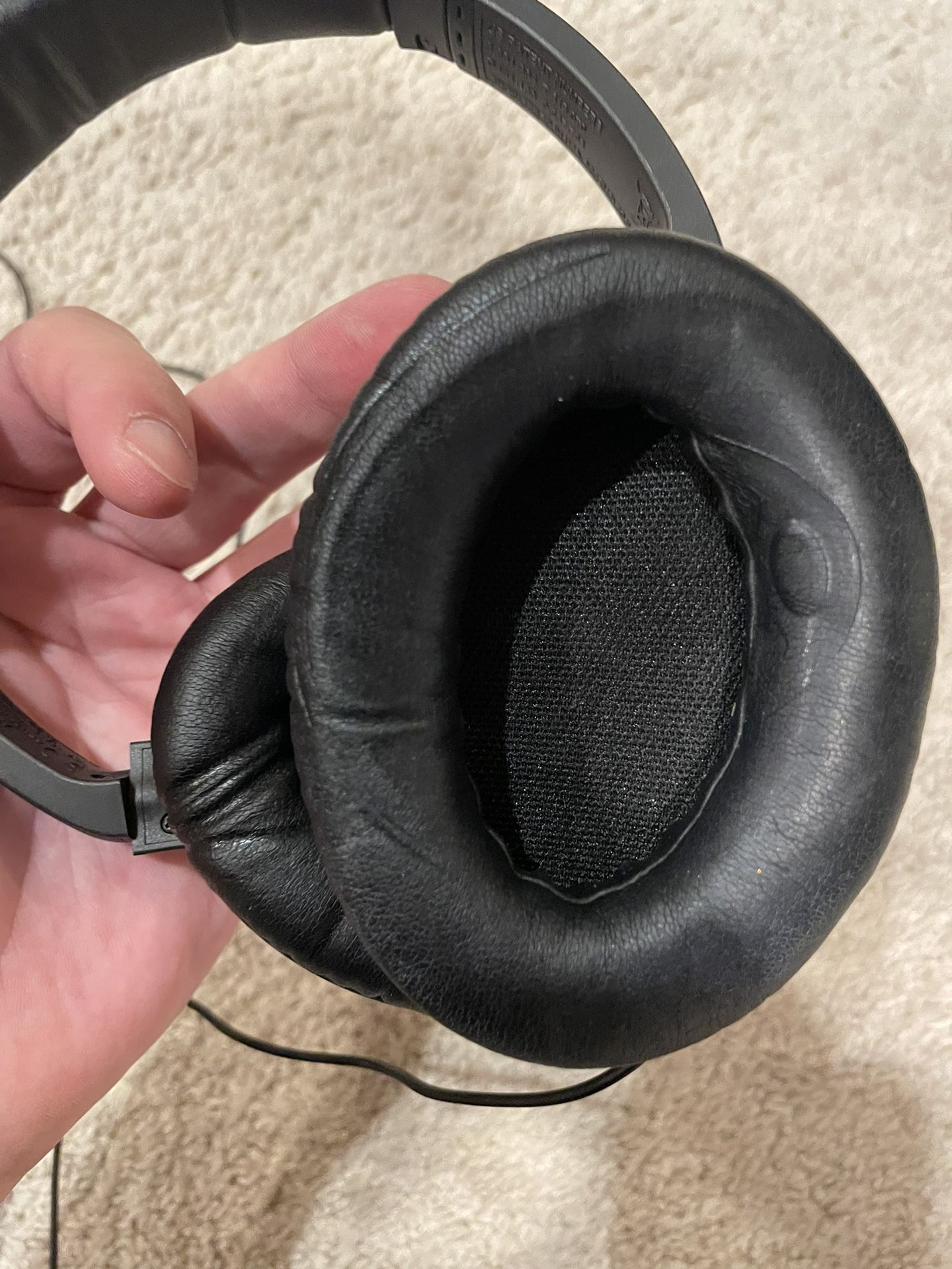 BOSE, Noise Cancellation Headphones