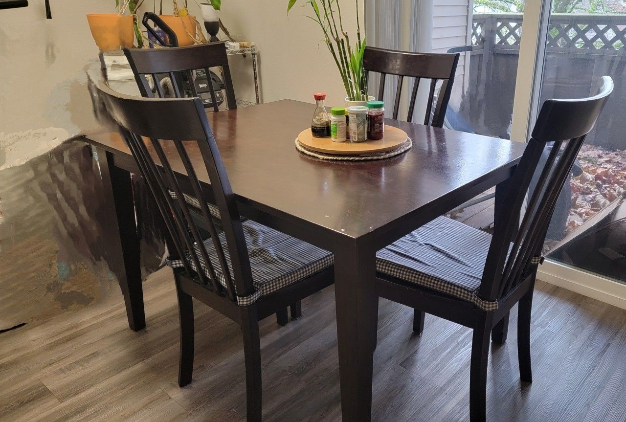 Dining Table With 4 Chairs