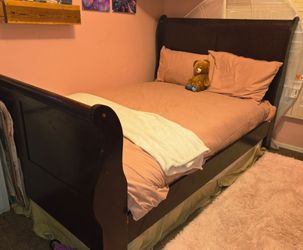 Dark Wood Full Sleigh Bed