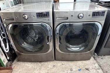 LG. WASHER 5.5 cubic. And GasDRYER