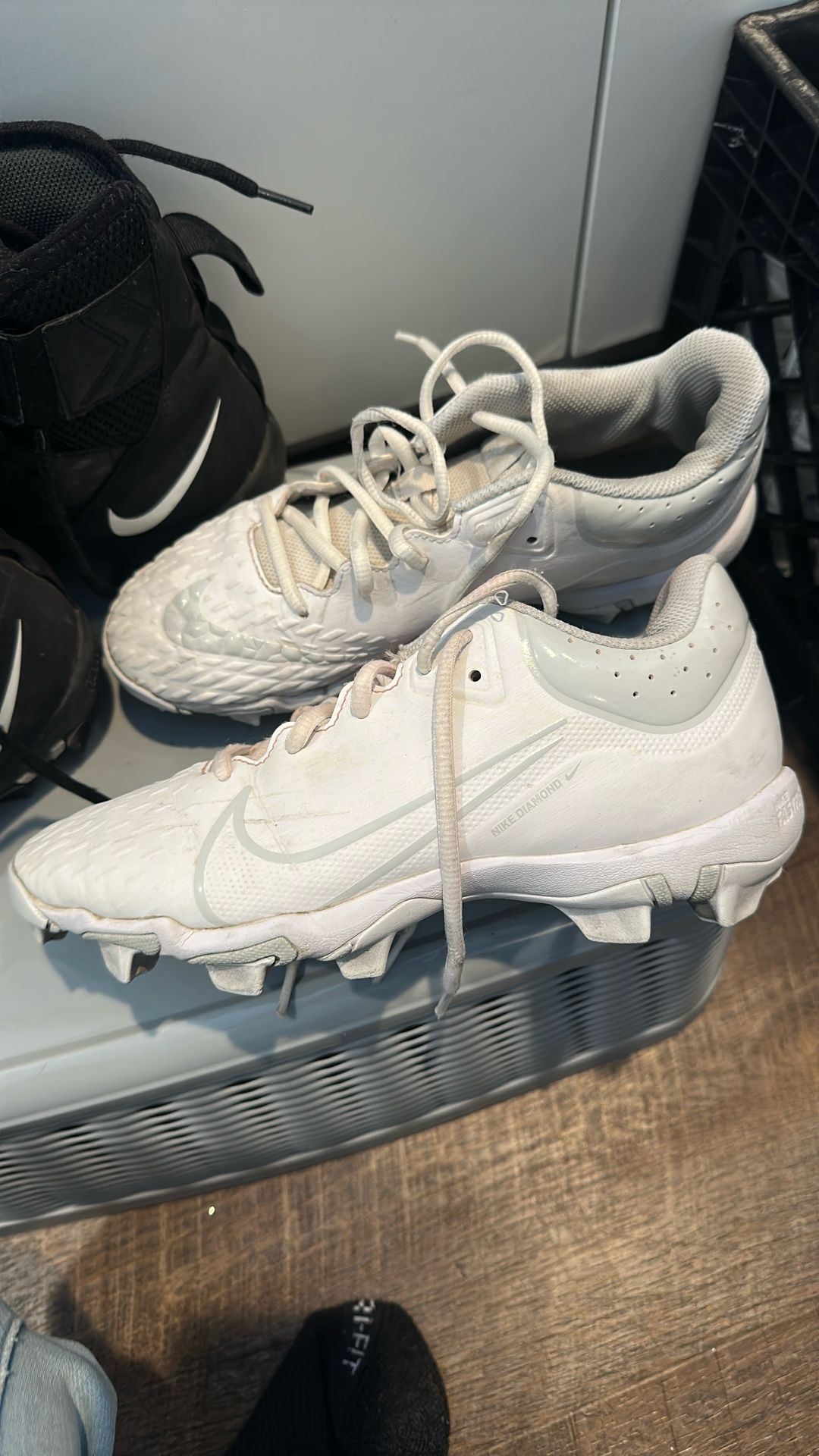 Nike Force Savage cleats size 8