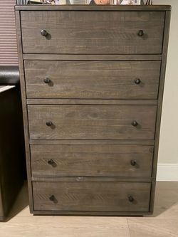 6 piece bedroom set fie $800