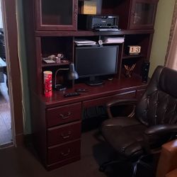 Computer Hutch 