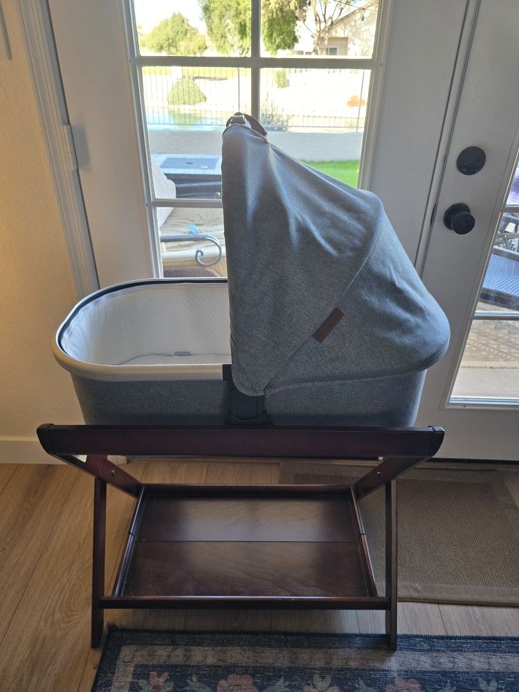Uppababy Bassinet With Stand