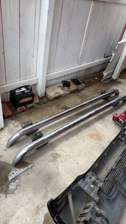 2003 Ford F-150 Harley Davidson  Both oem side step chrome bars