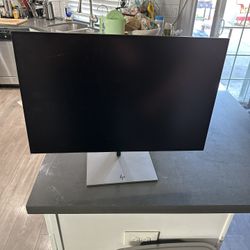 1 HP Monitor For Sale! HP Z24u G3 24” WUXGA USB-C