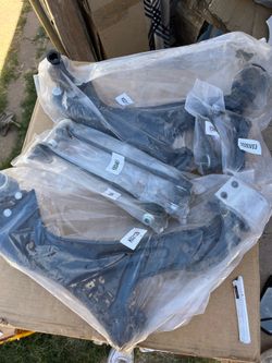 Chevy Equinox 05-09 Lower control arm Kit