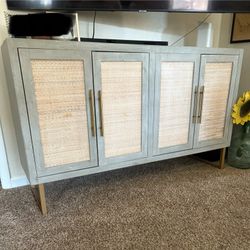 Entertainment Center/Cabinet 